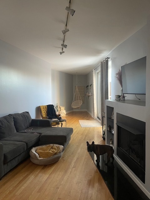 2828 N Talman Avenue Unit: T