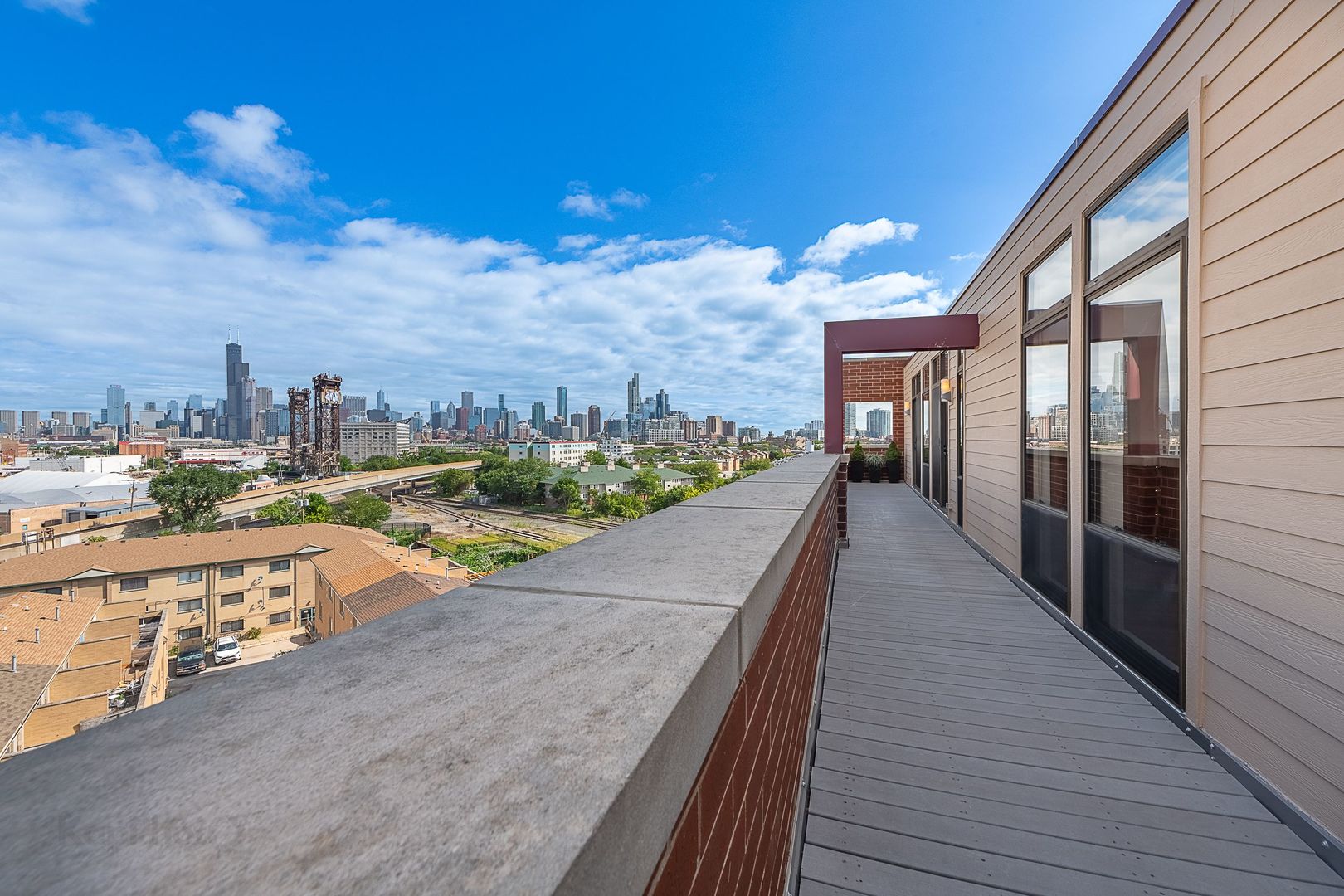 2272 S Archer Avenue Unit: 8E