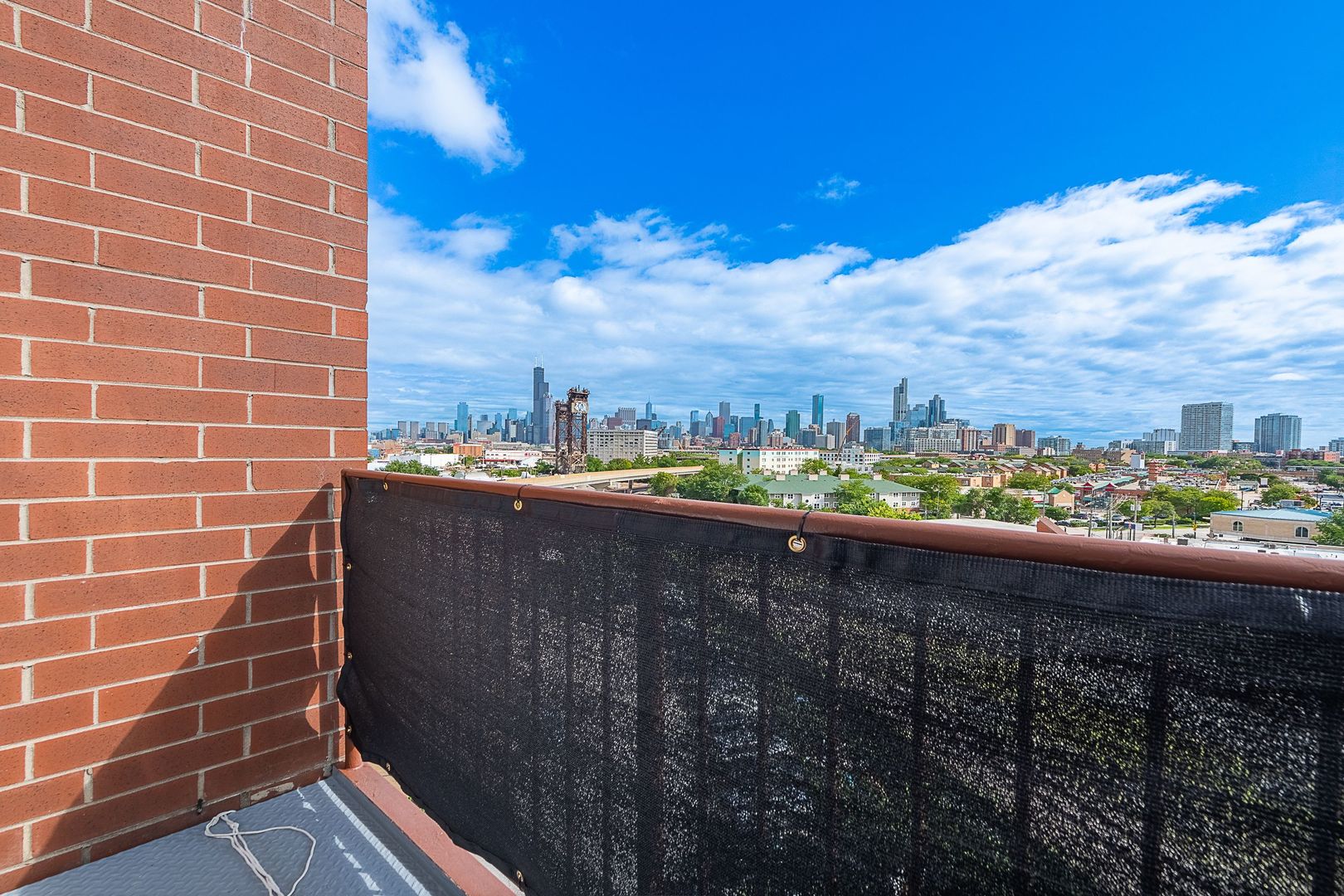2272 S Archer Avenue Unit: 8E