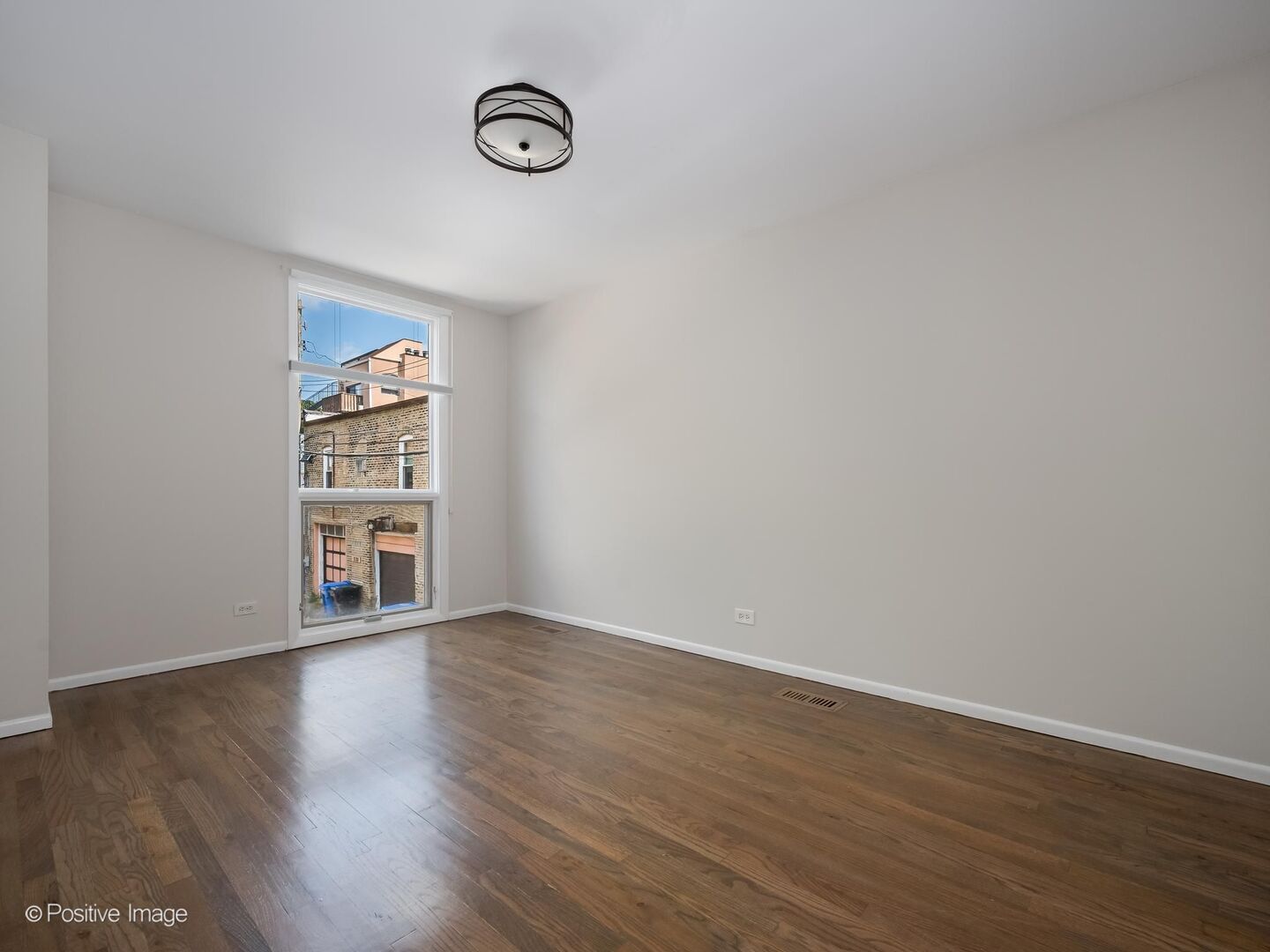2121 N Lincoln Avenue Unit: 2121