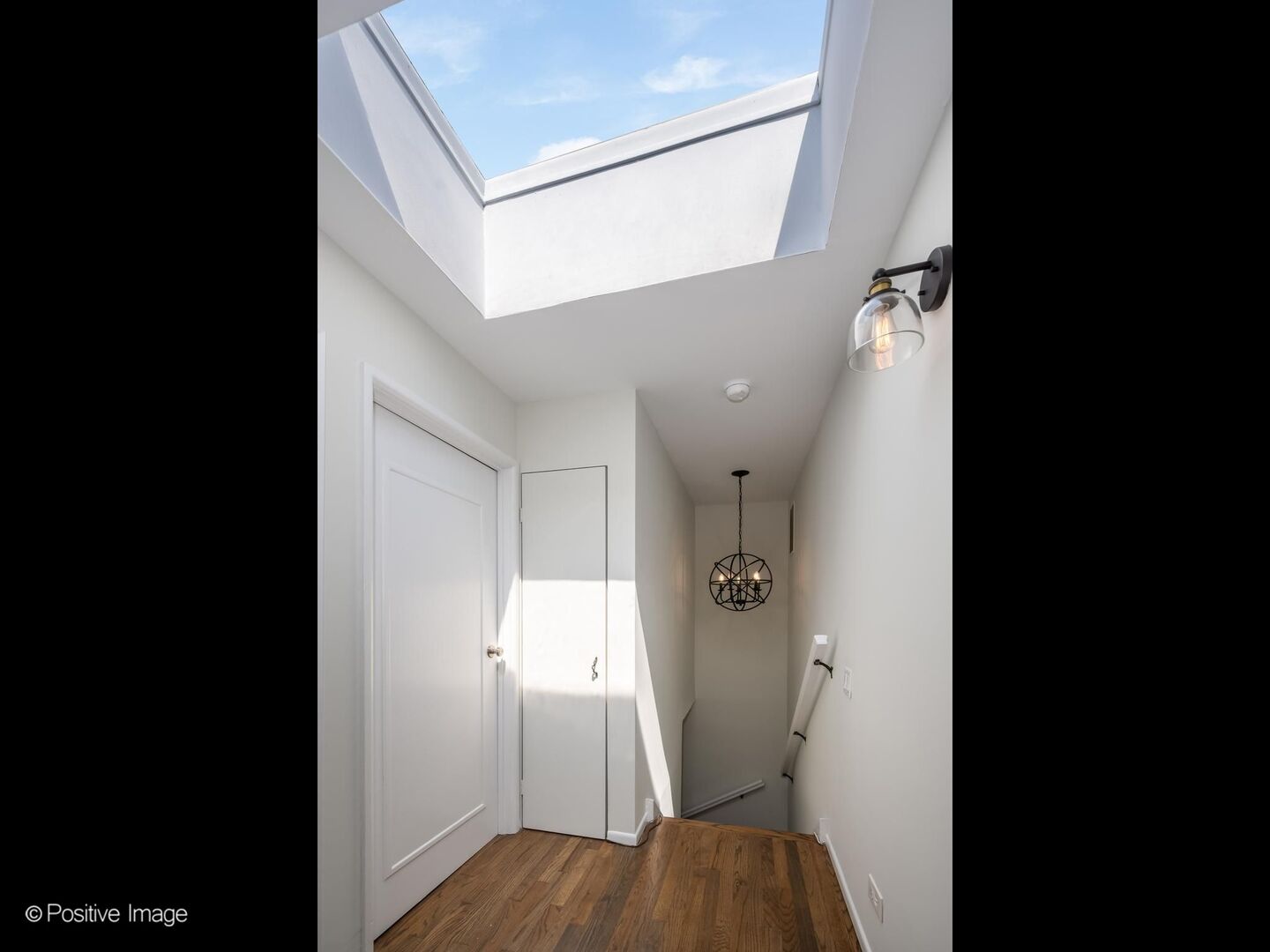 2121 N Lincoln Avenue Unit: 2121