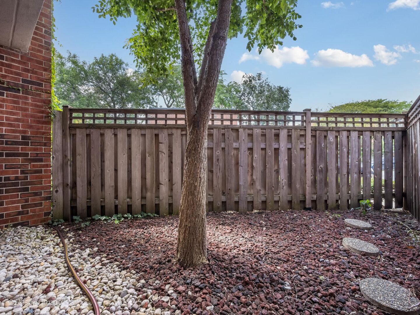 2121 N Lincoln Avenue Unit: 2121