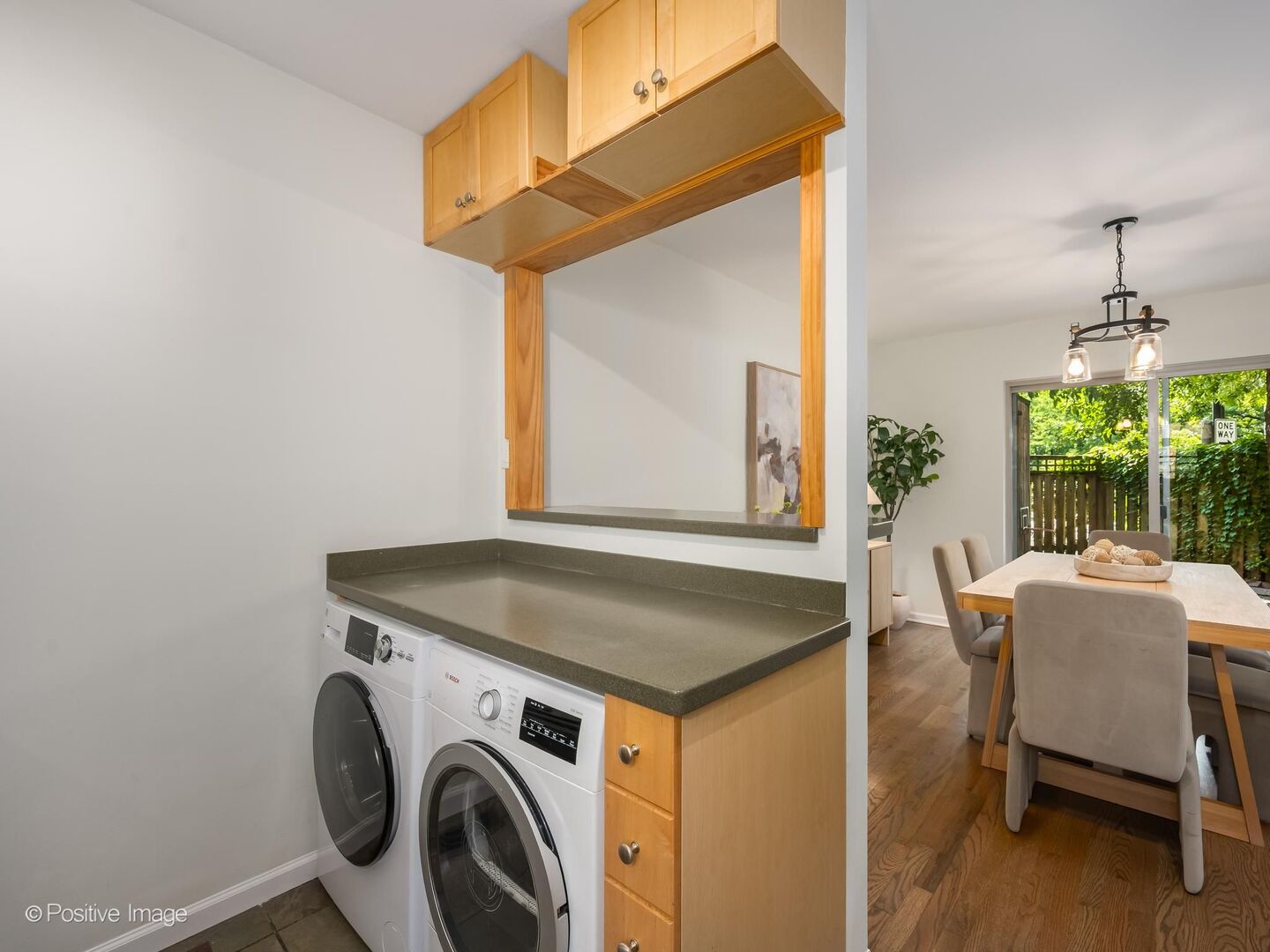 2121 N Lincoln Avenue Unit: 2121