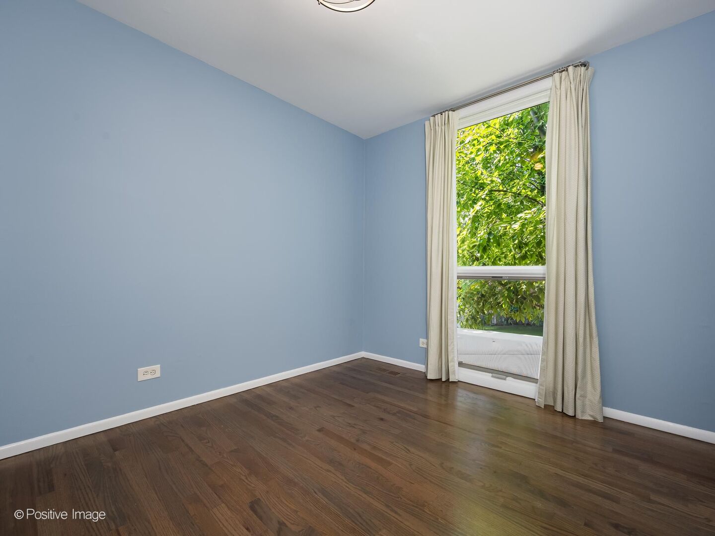 2121 N Lincoln Avenue Unit: 2121