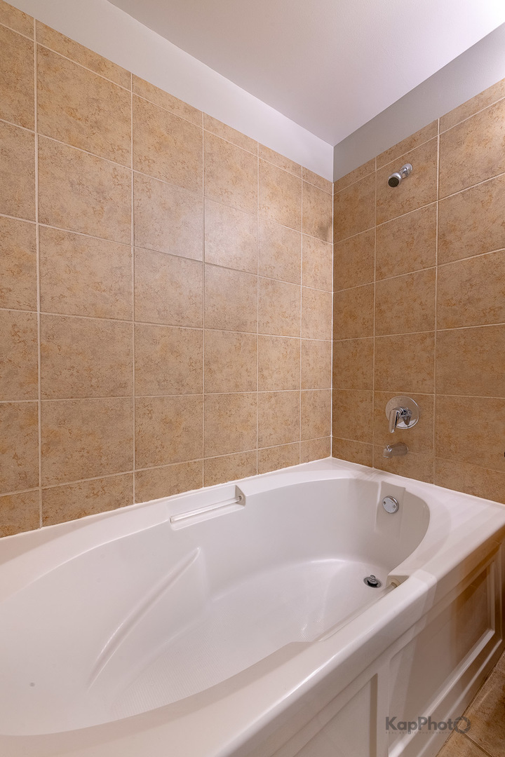 1720 S Michigan Avenue Unit: 2805
