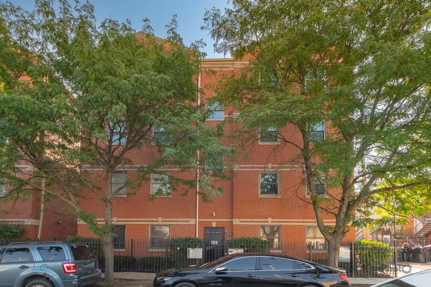 519 S Maplewood Avenue Unit: 1W