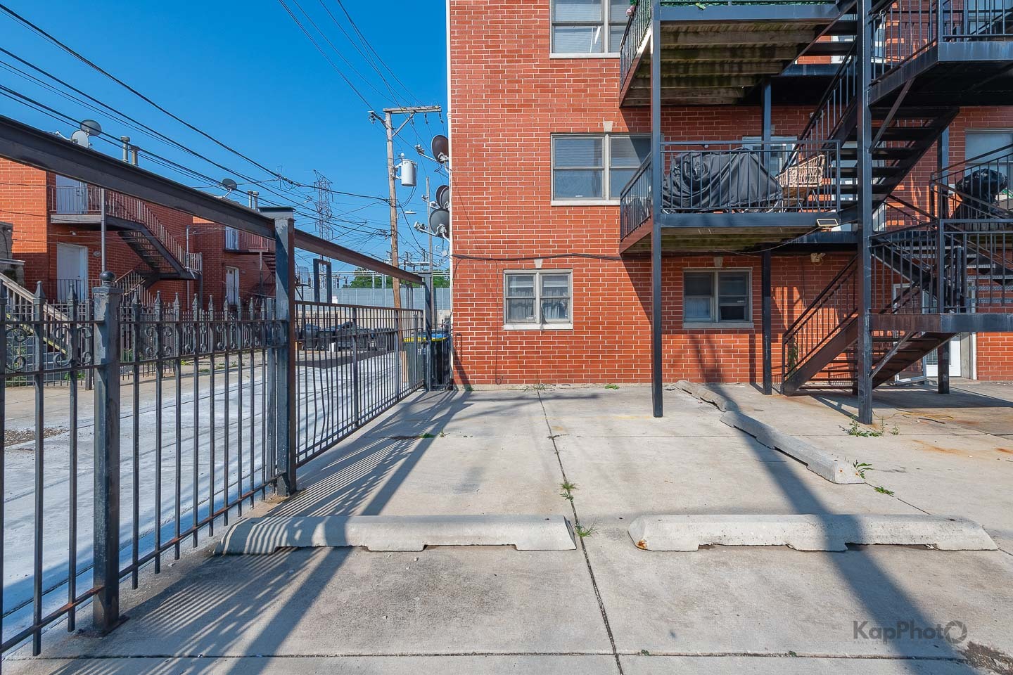 519 S Maplewood Avenue Unit: 1W