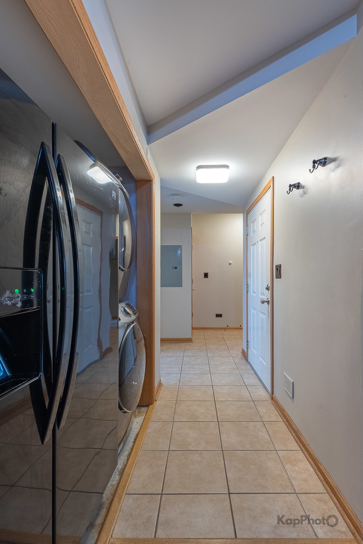519 S Maplewood Avenue Unit: 1W