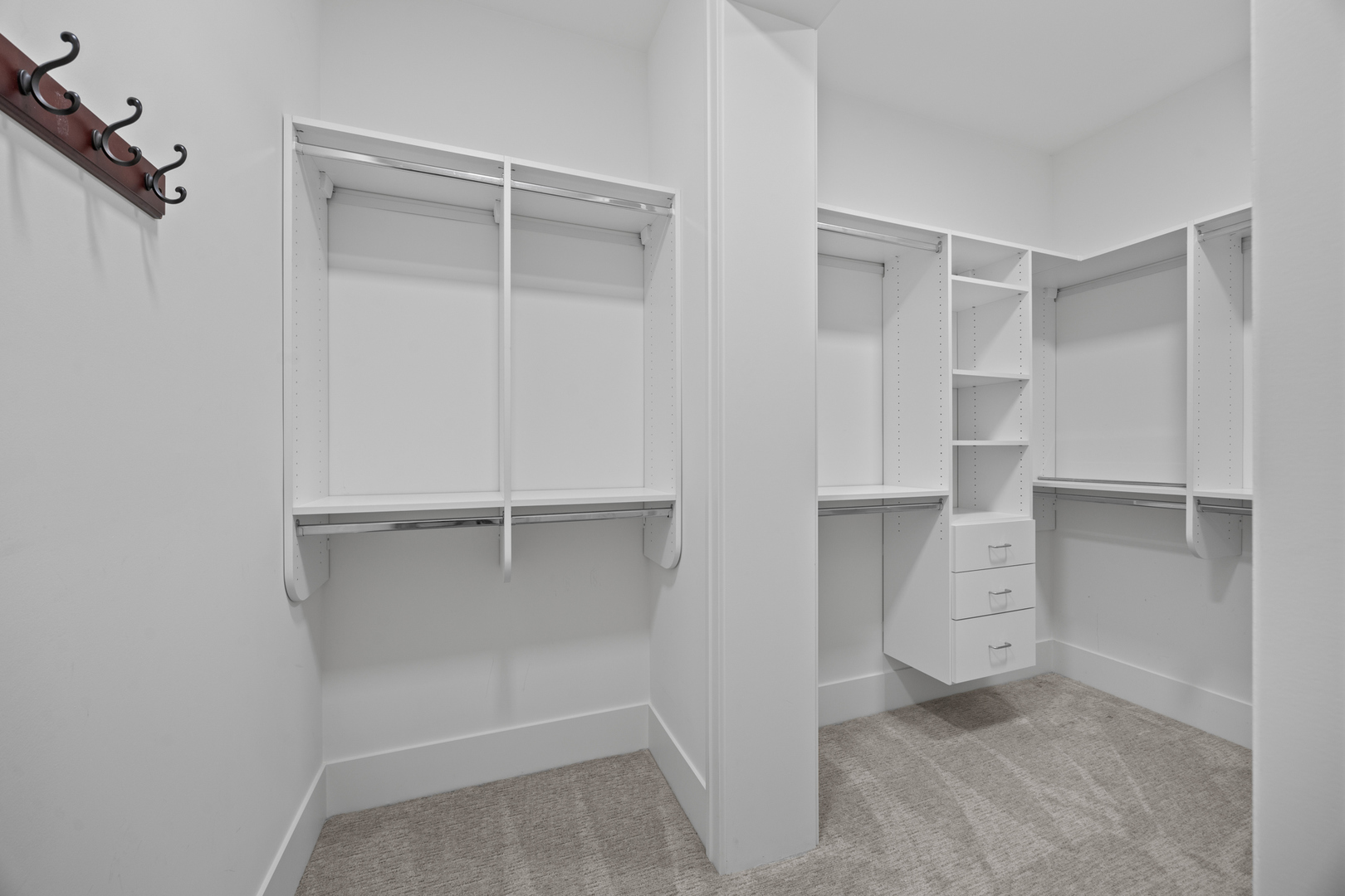 2541 N Wayne Avenue Unit: 1S