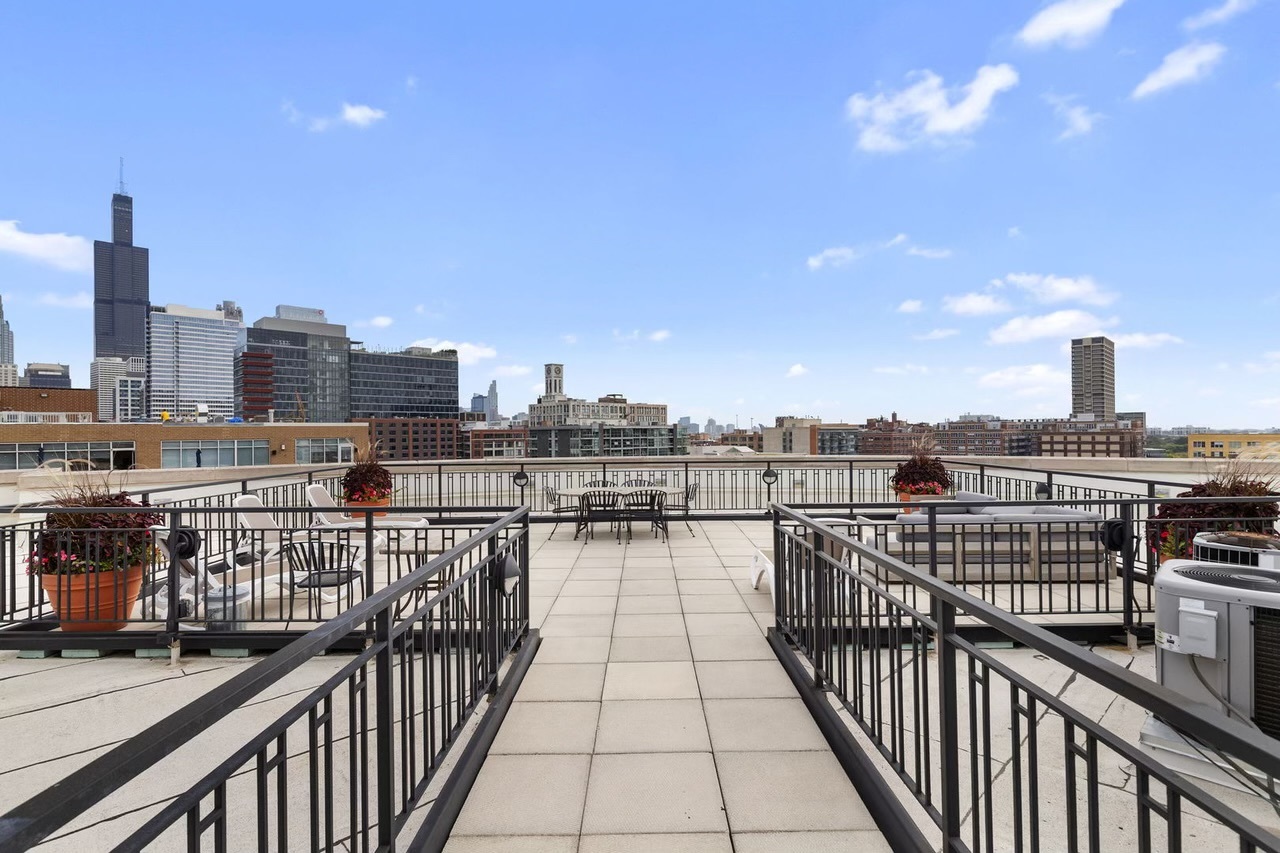 1000 W Adams Street Unit: 316