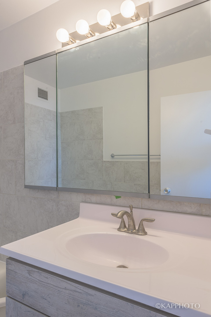 3600 N Lake Shore Drive Unit: 1216