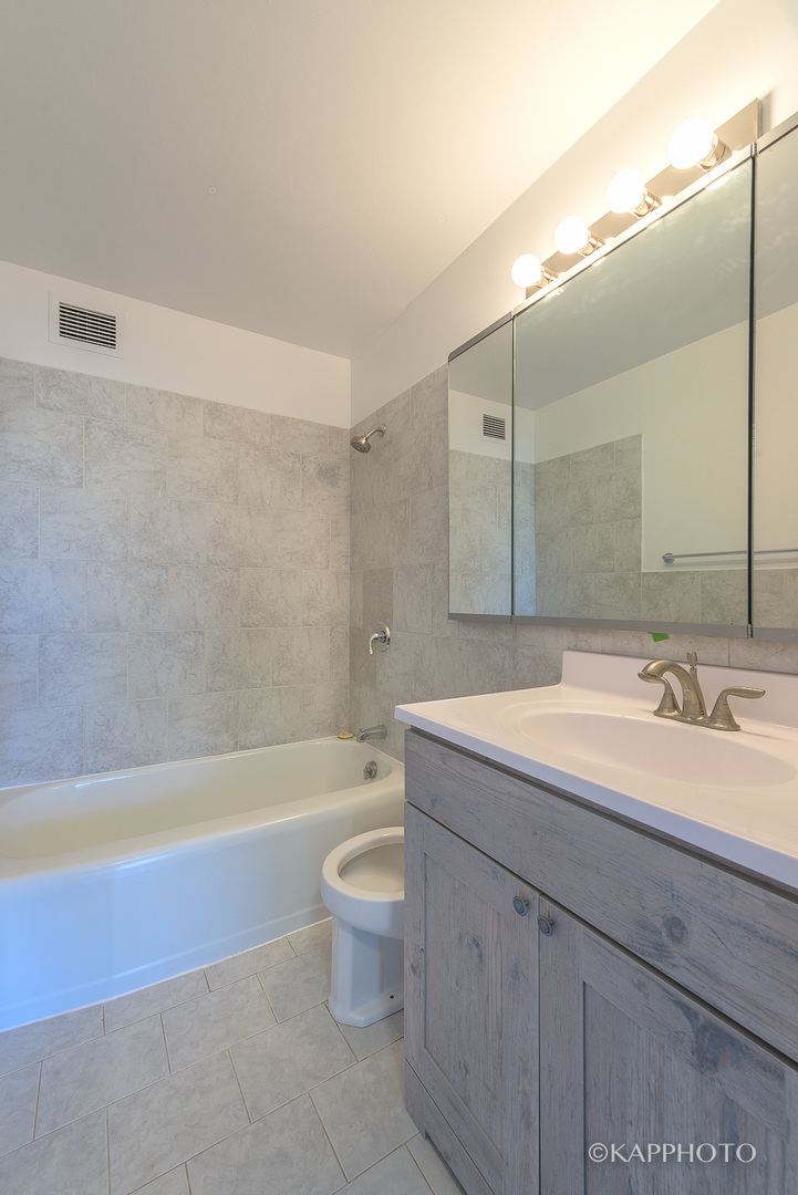 3600 N Lake Shore Drive Unit: 1216