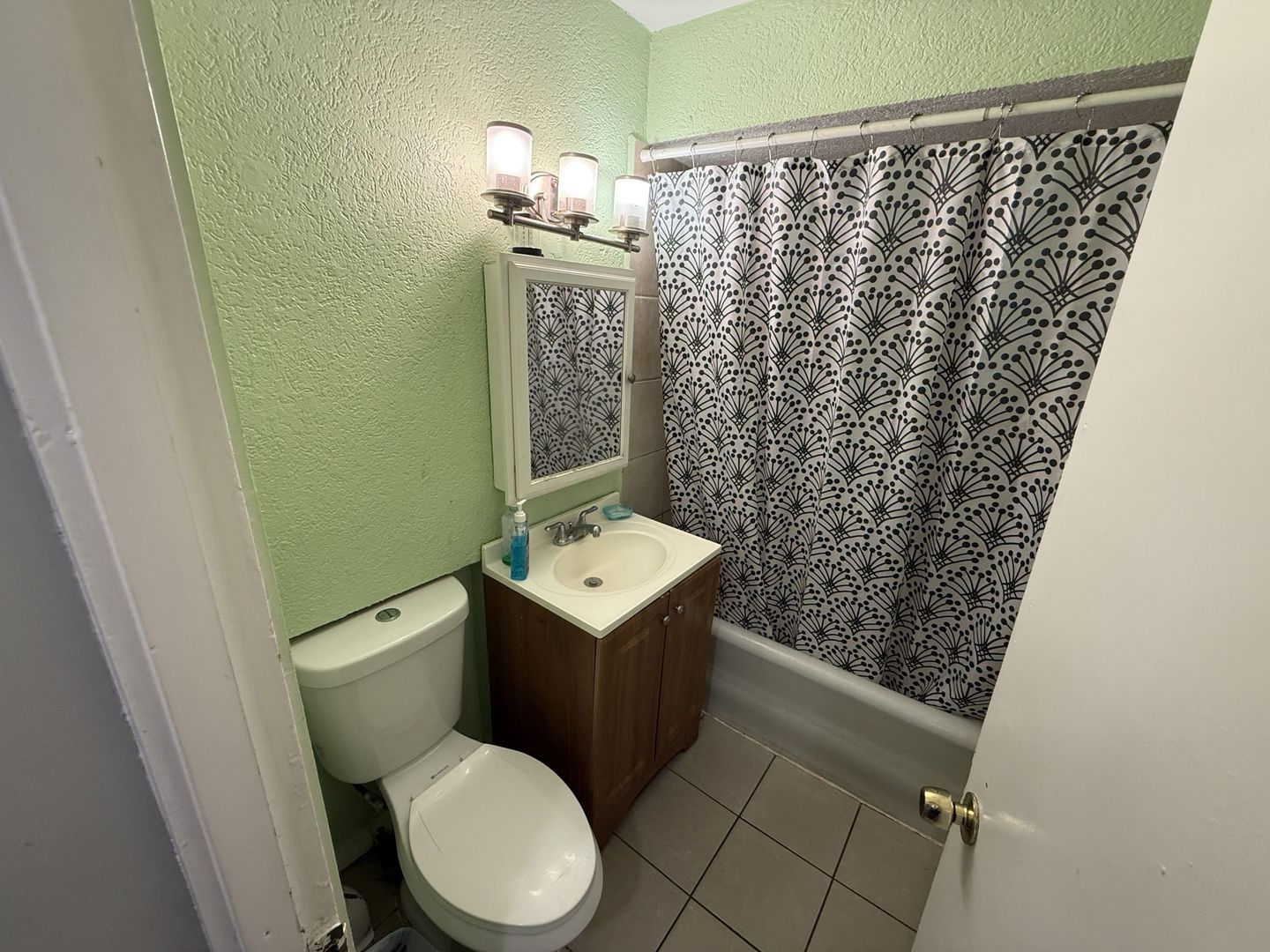 4812 S Elizabeth Street Unit: 2R