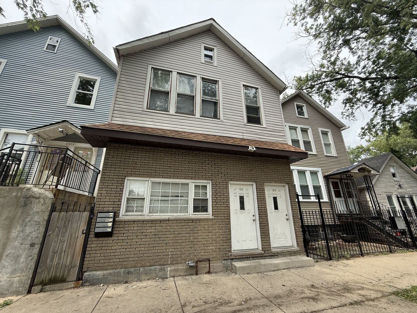 4812 S Elizabeth Street Unit: 2R