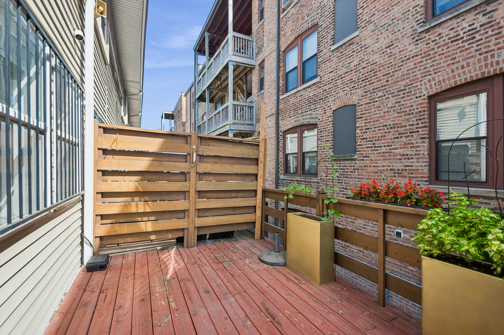 1007 E 61st Street