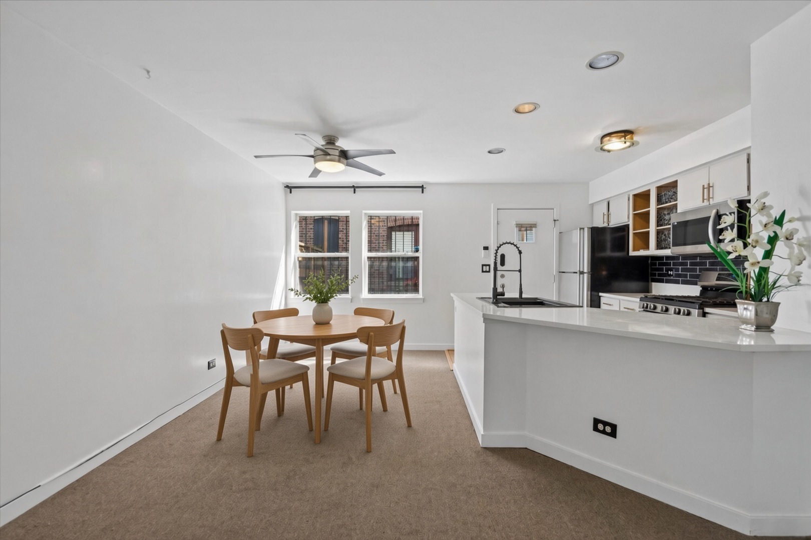 1007 E 61st Street