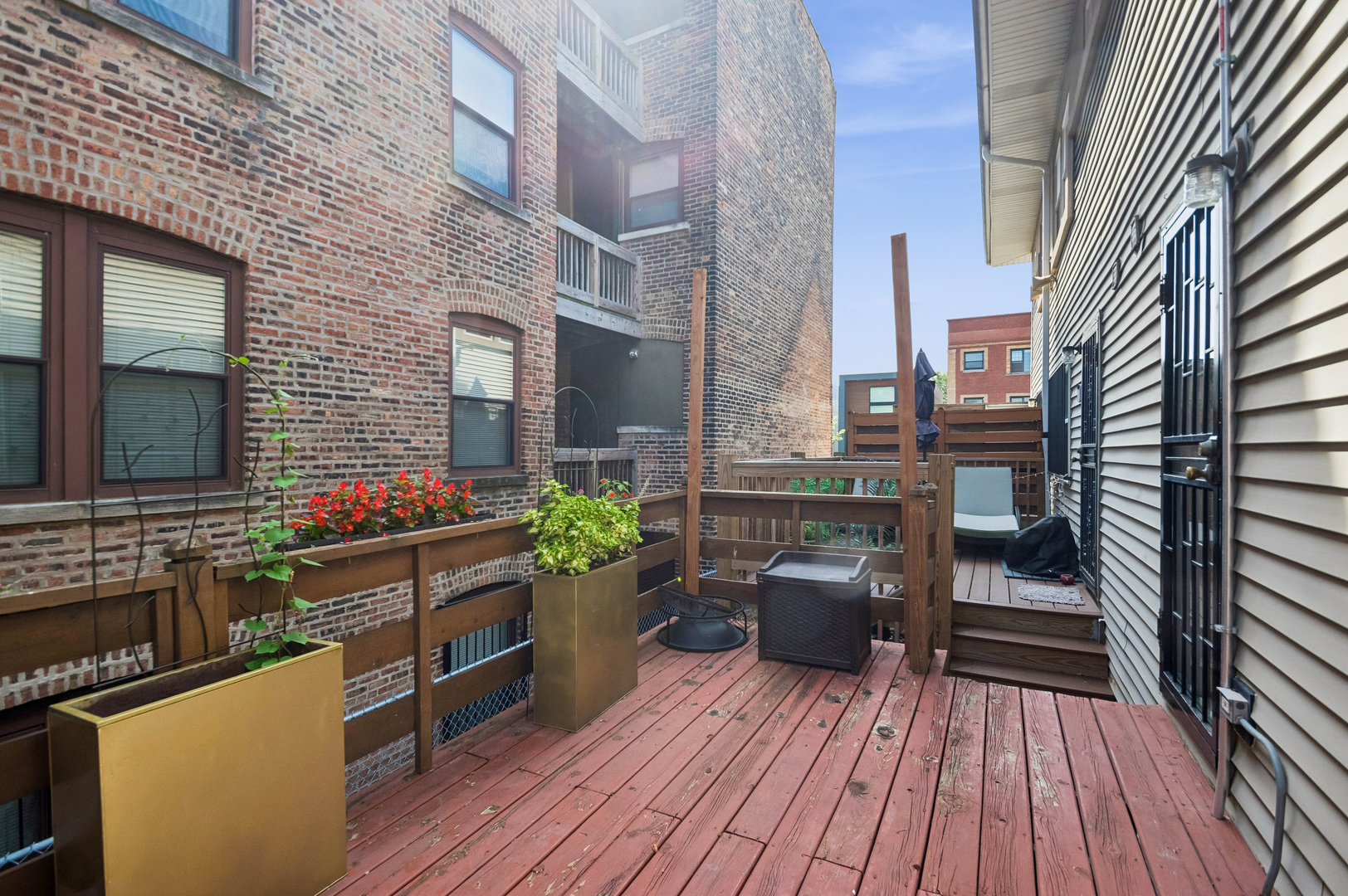 1007 E 61st Street