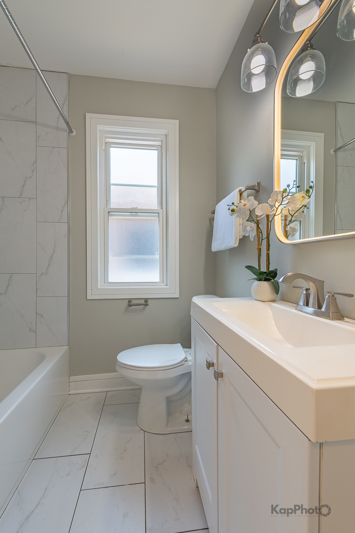 9350 S Manistee Avenue