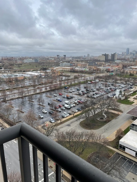 2605 S Indiana Avenue Unit: 1504