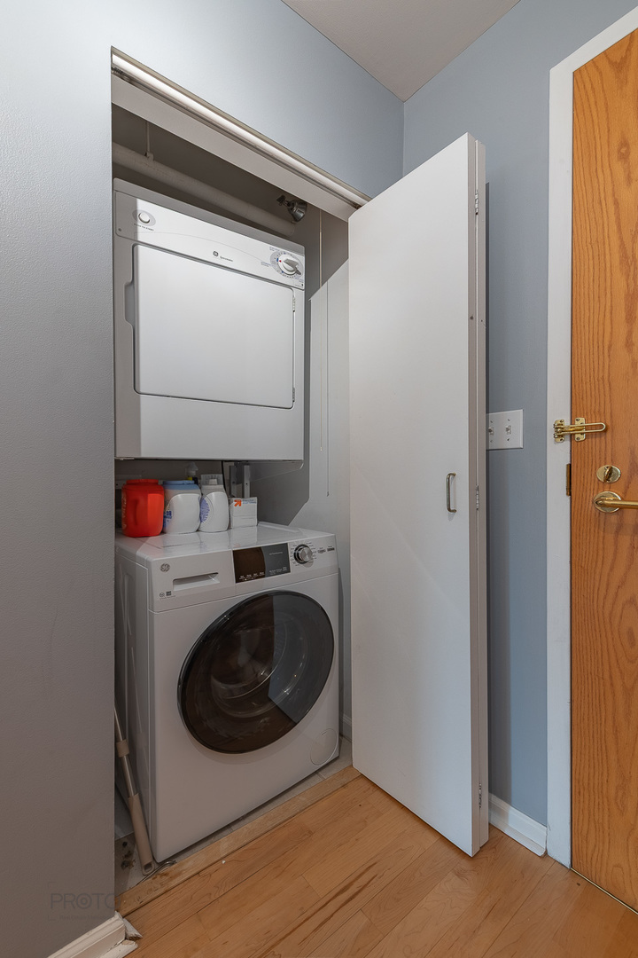 345 N La Salle Drive Unit: 2607