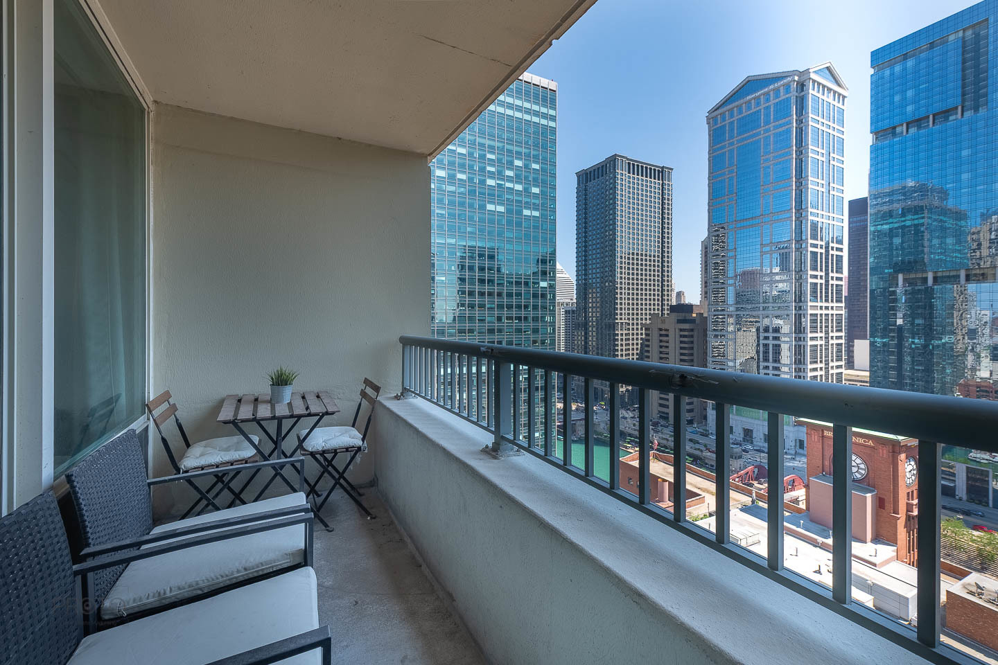 345 N La Salle Drive Unit: 2607
