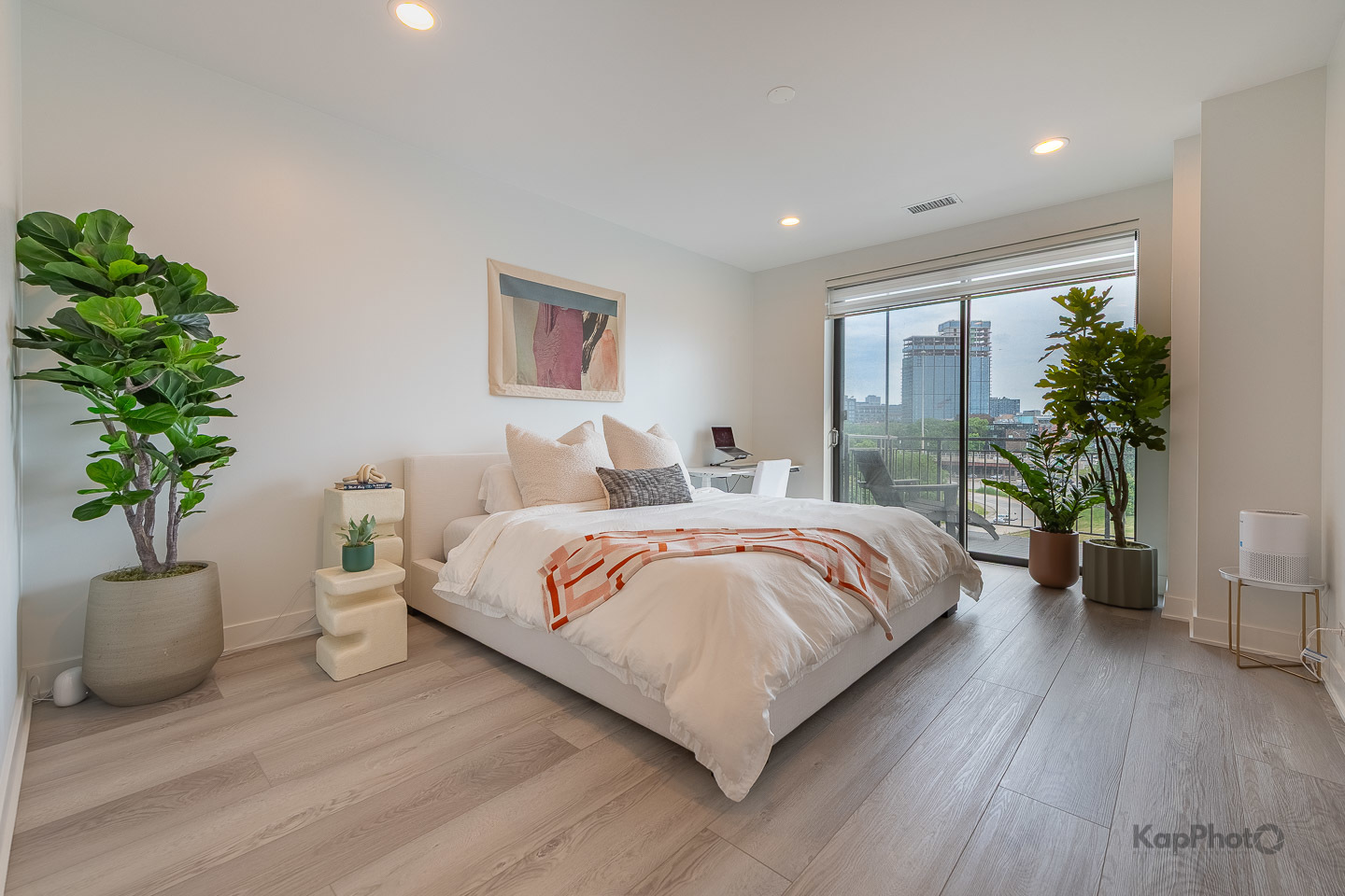 859 W Erie Street Unit: 506
