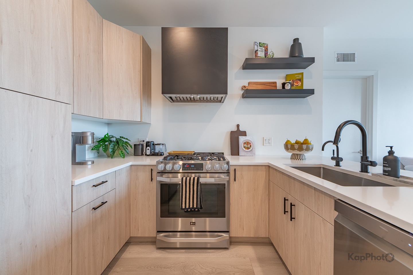 859 W Erie Street Unit: 506