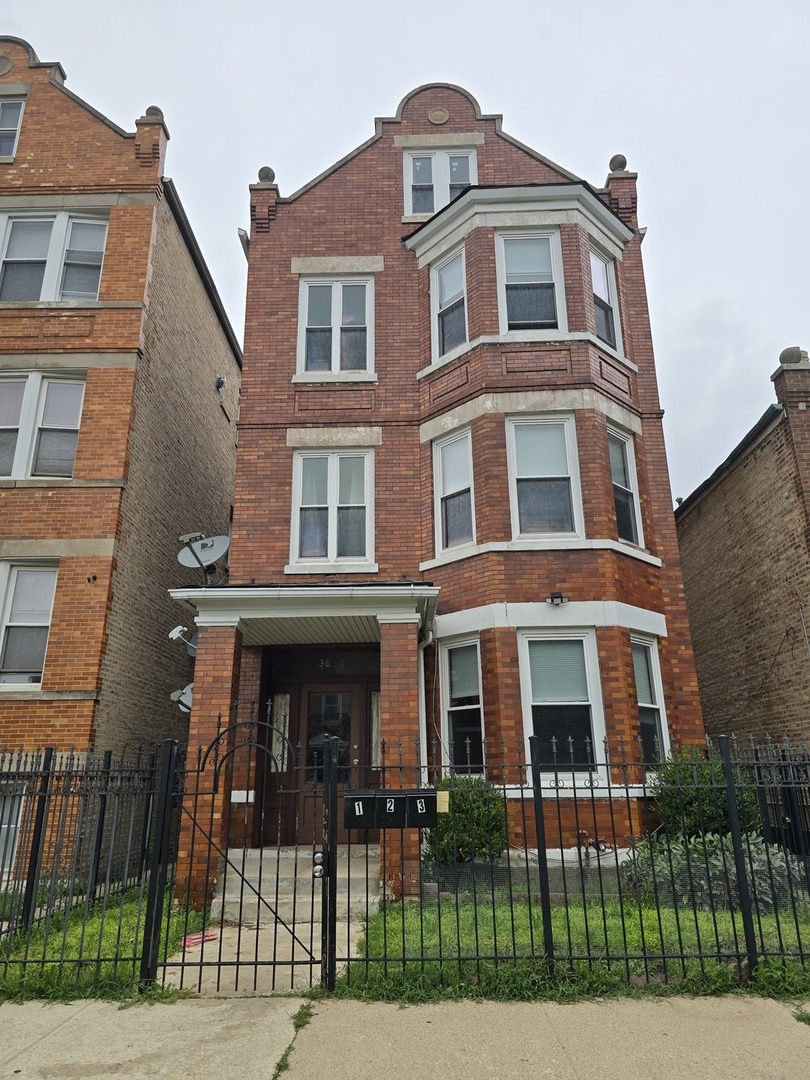 3024 W 40th Street Unit: 1