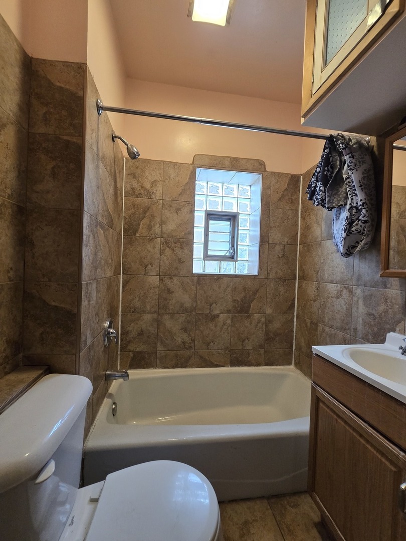 3024 W 40th Street Unit: 1