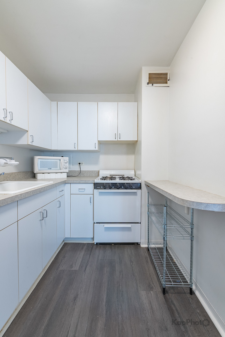 850 N Dewitt Place Unit: 16I