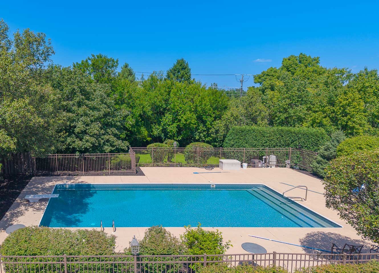 15120 Alpine Drive