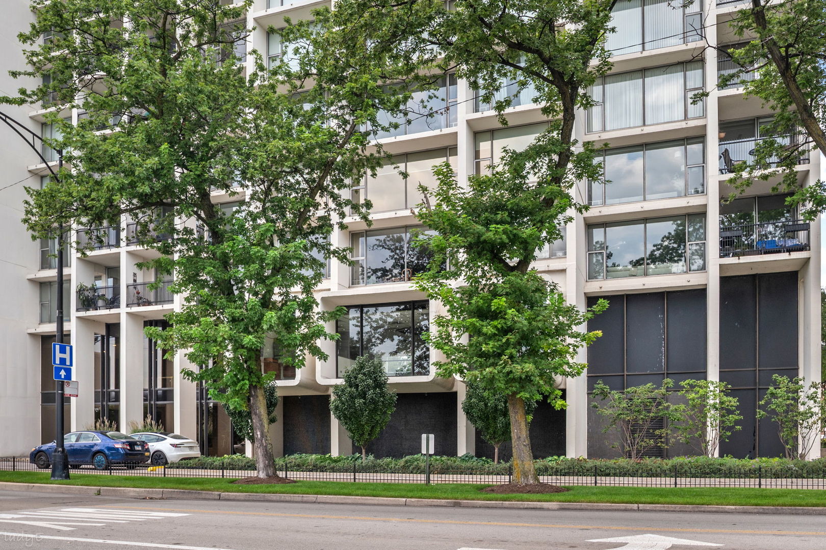 3200 N Lake Shore Drive Unit: 225
