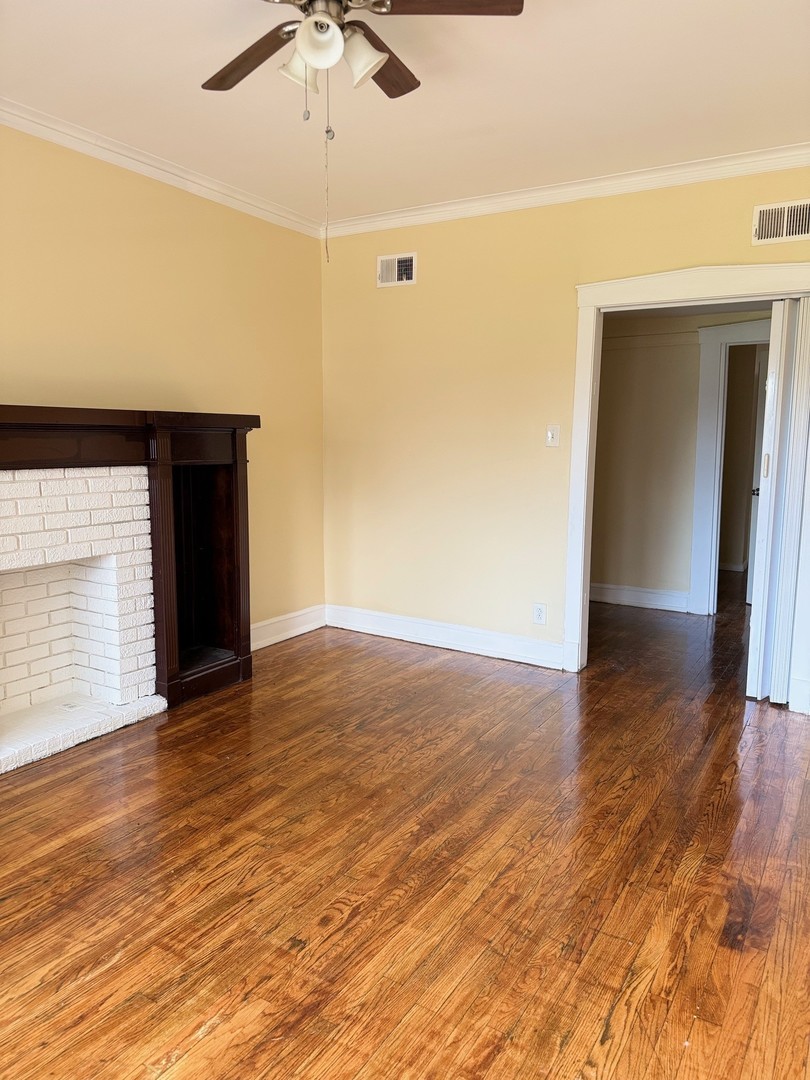 5703 S Emerald Avenue Unit: 2