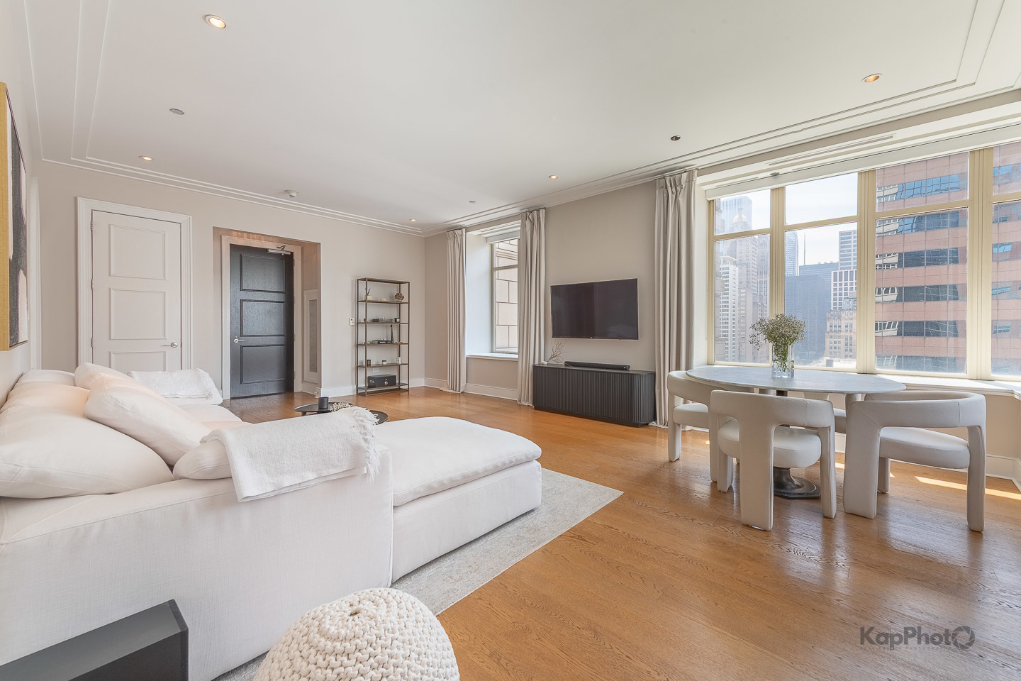 118 E Erie Street Unit: 18D