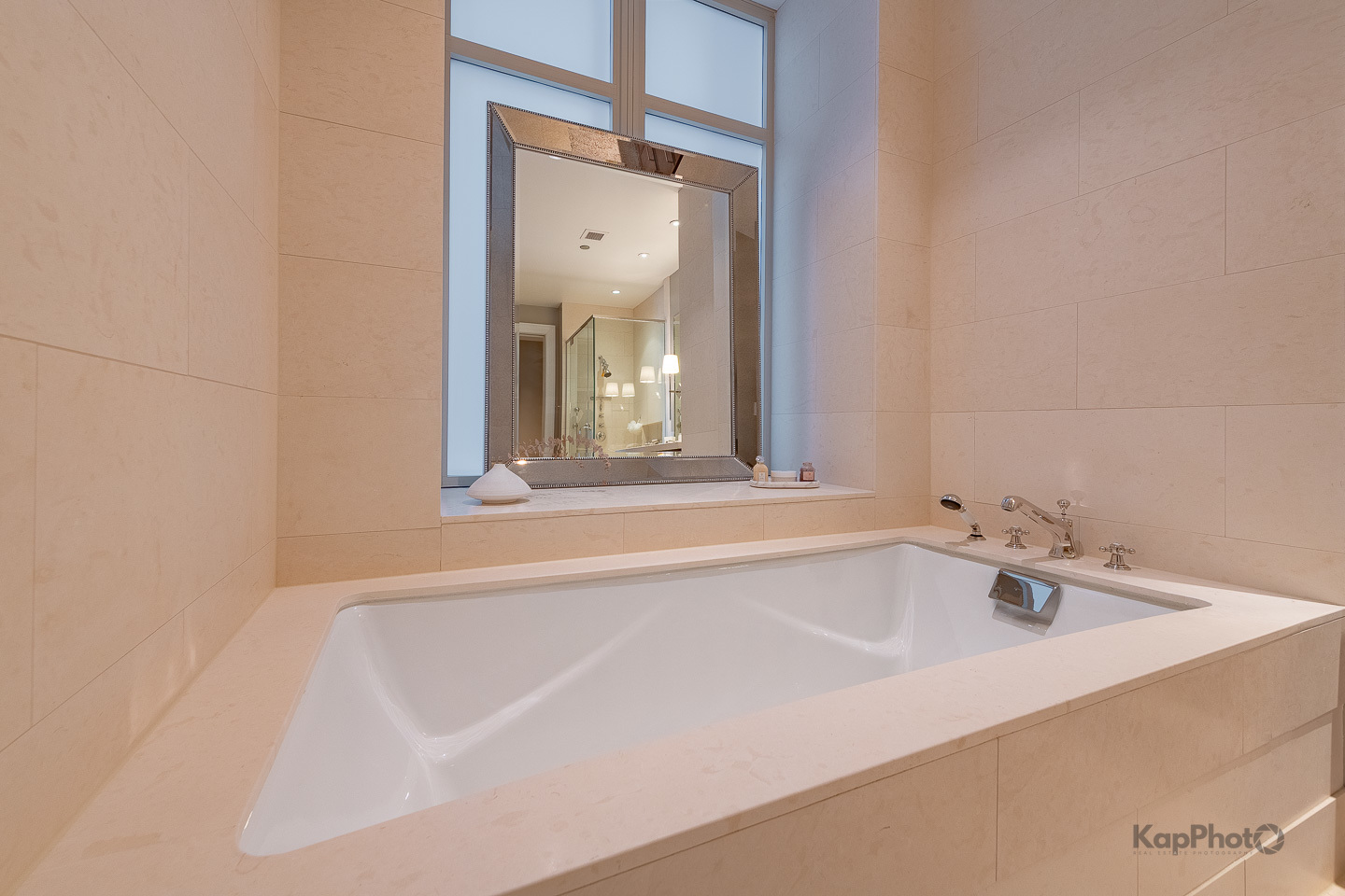 118 E Erie Street Unit: 18D