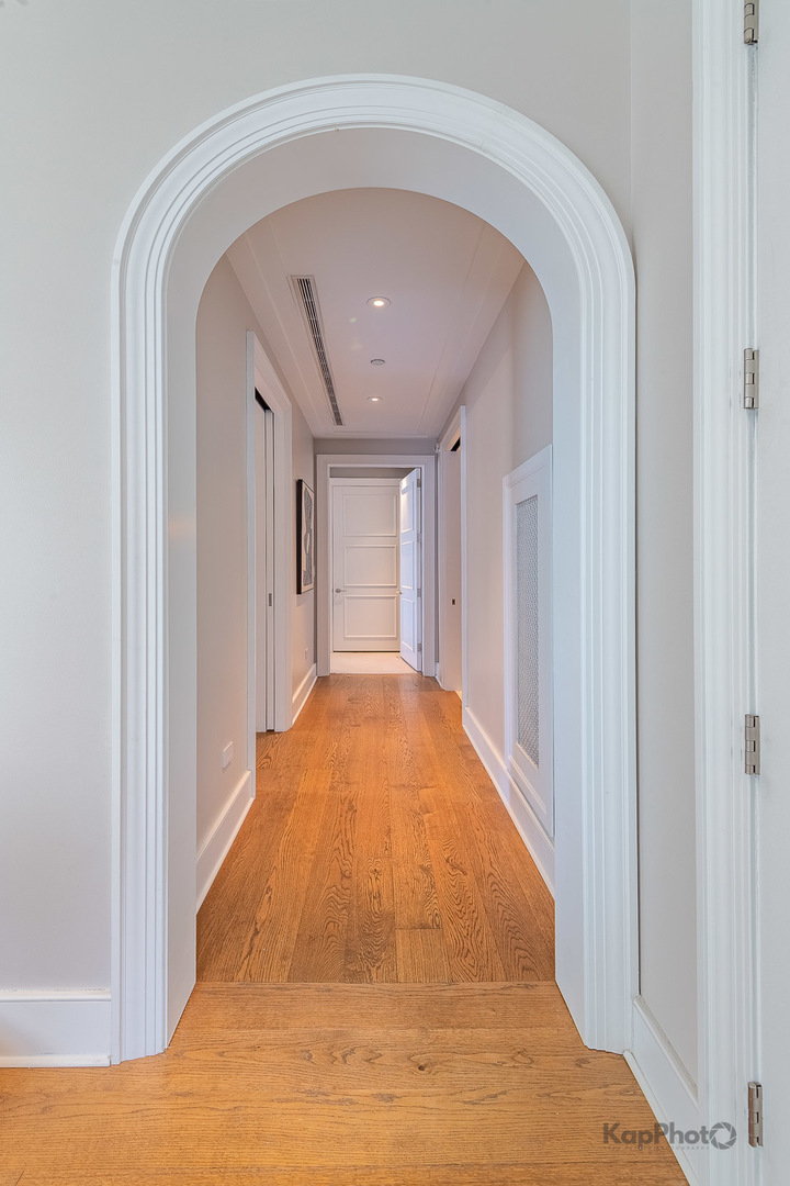 118 E Erie Street Unit: 18D