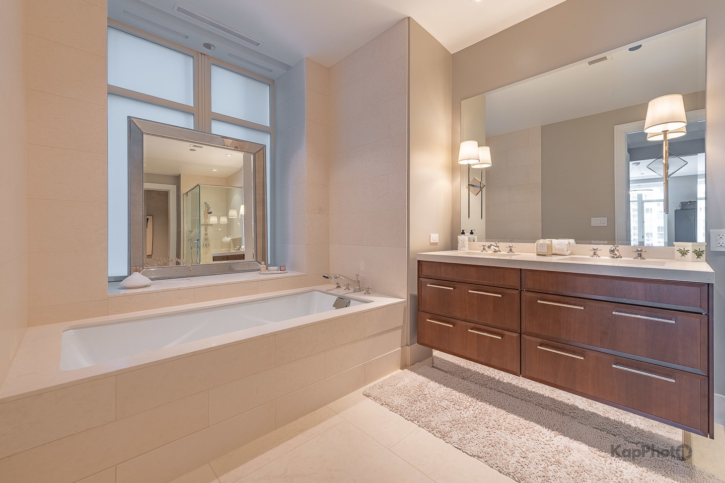 118 E Erie Street Unit: 18D