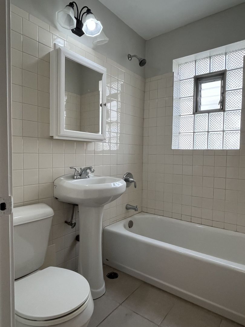 5135 S Kenwood Avenue Unit: 406