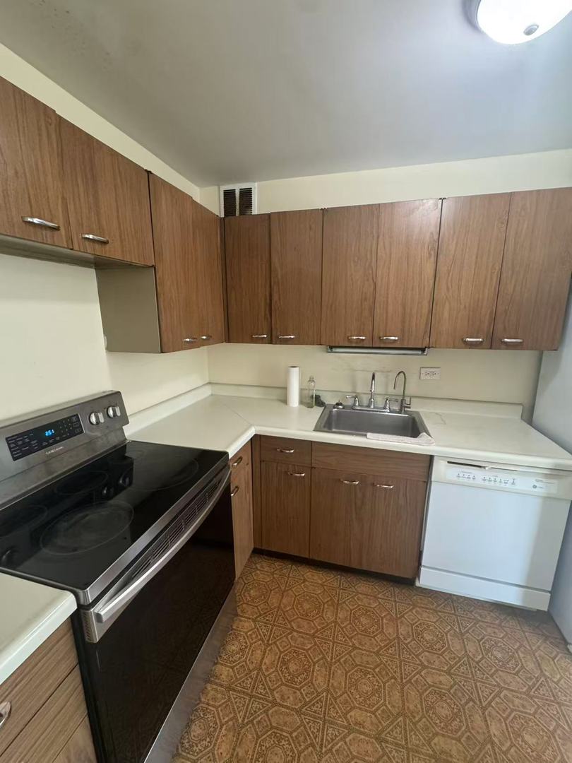 1700 E 56th Street Unit: 409