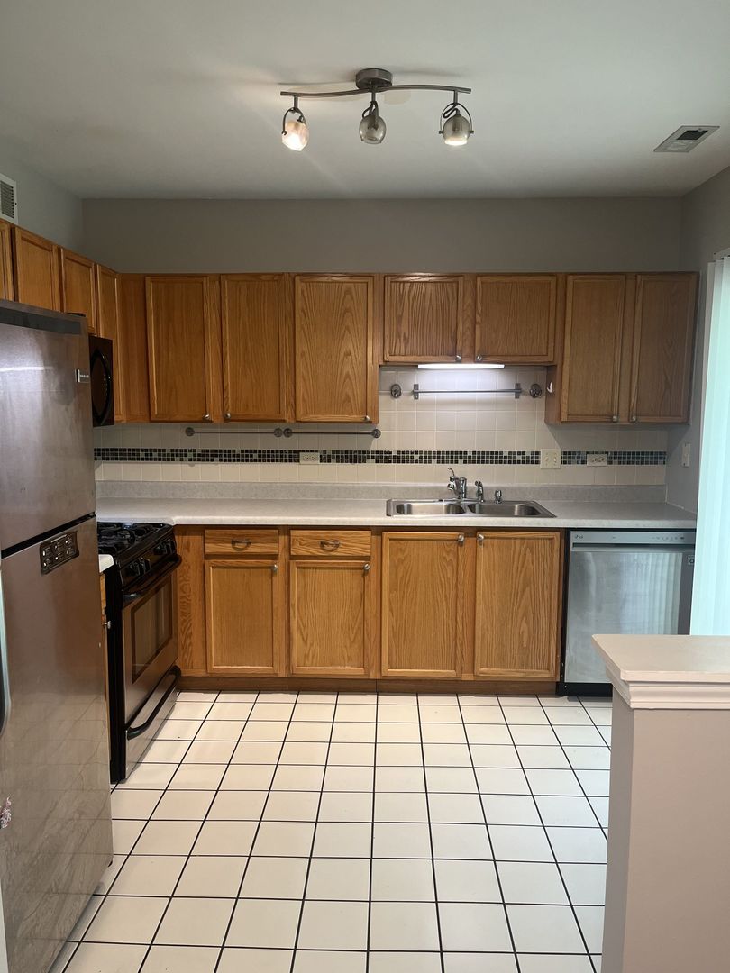1404 W Split Oak Circle