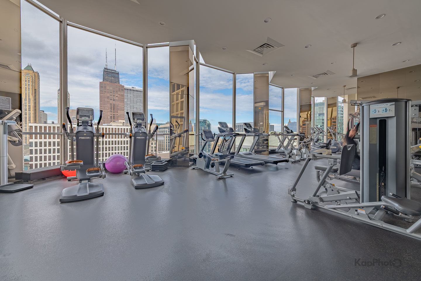 535 N Michigan Avenue Unit: 2003