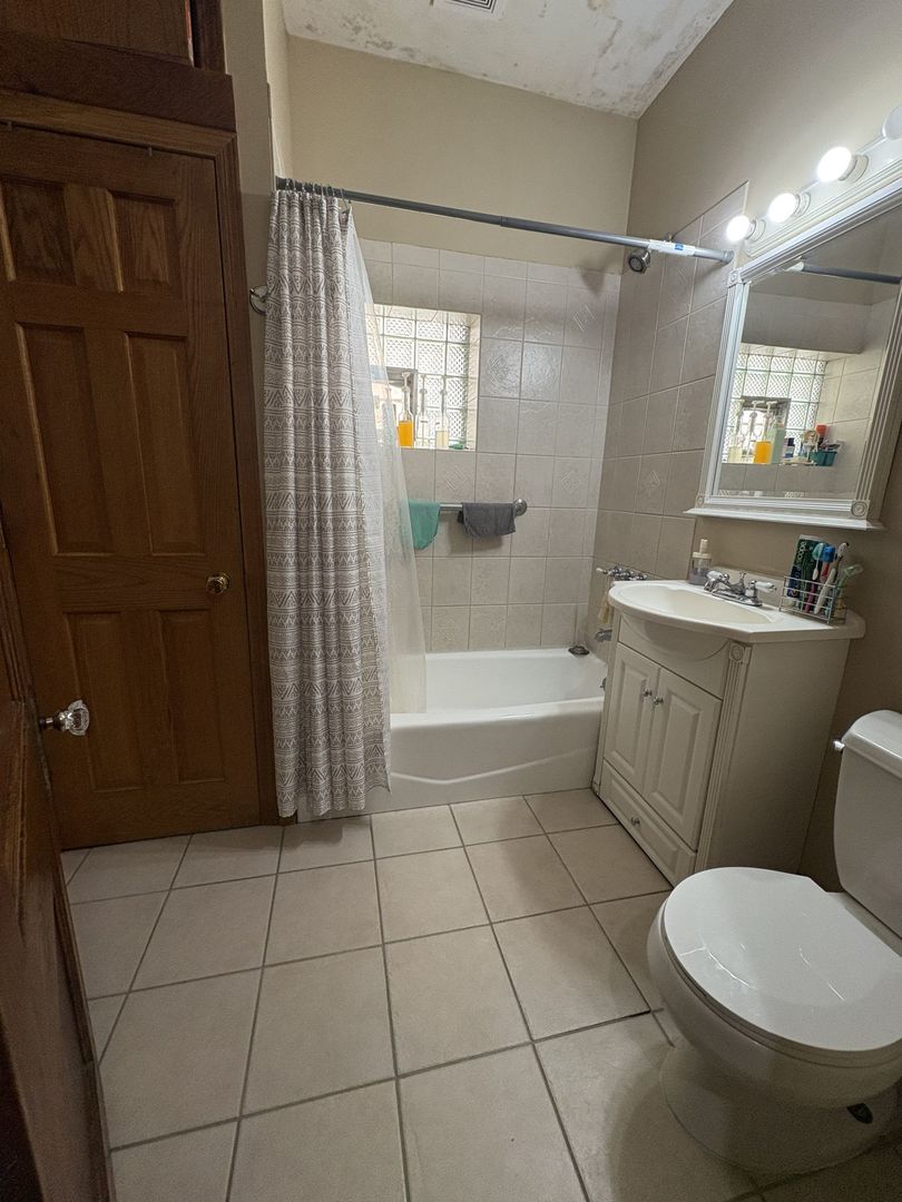 3341 W Evergreen Avenue Unit: 1