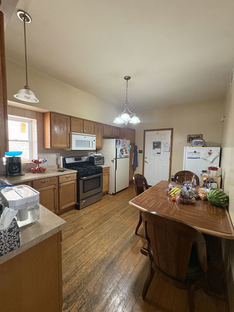 3341 W Evergreen Avenue Unit: 1