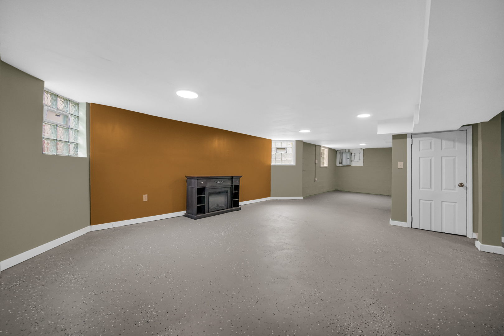 135 W 109th Place