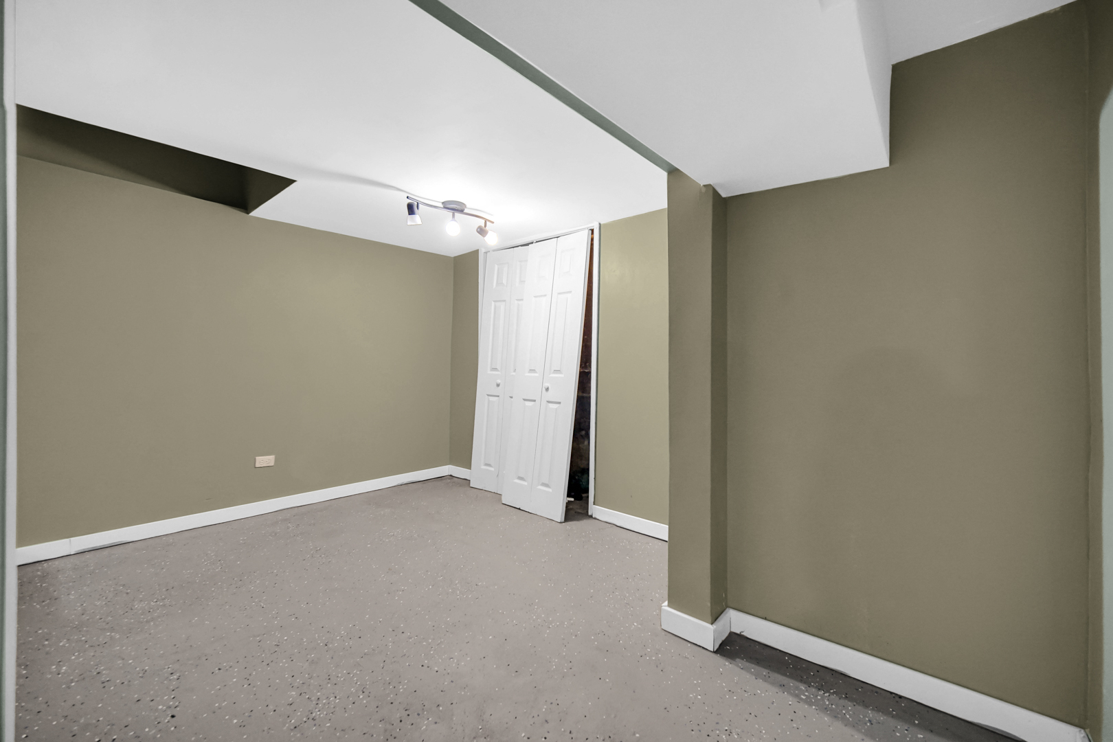 135 W 109th Place