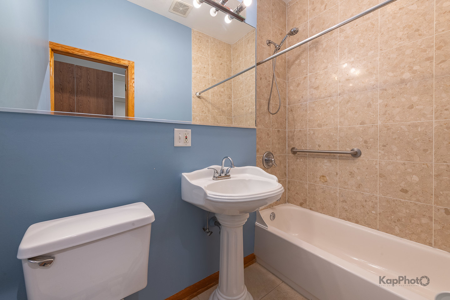 6126 S University Avenue Unit: 1