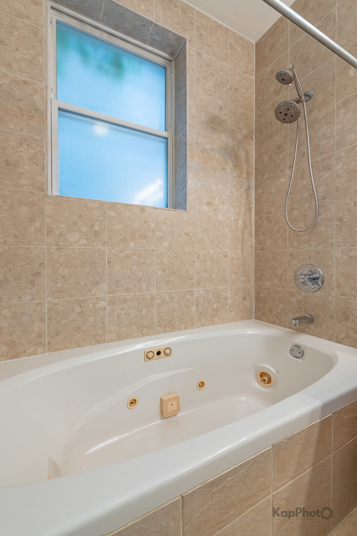 6126 S University Avenue Unit: 1