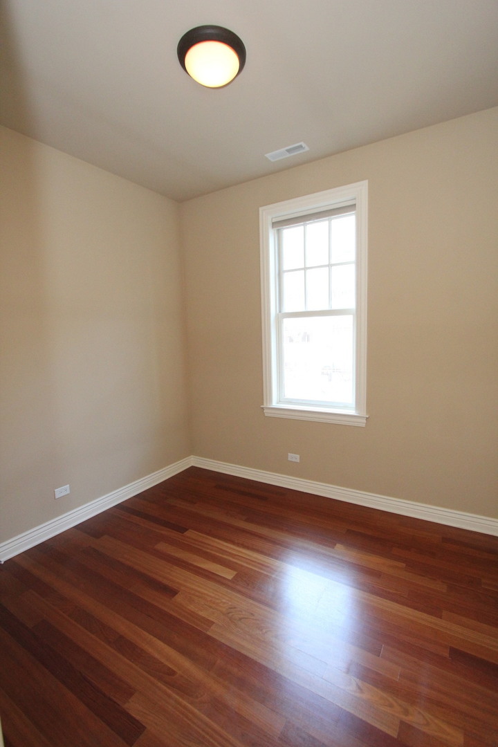 35 S Racine Avenue Unit: 5NW