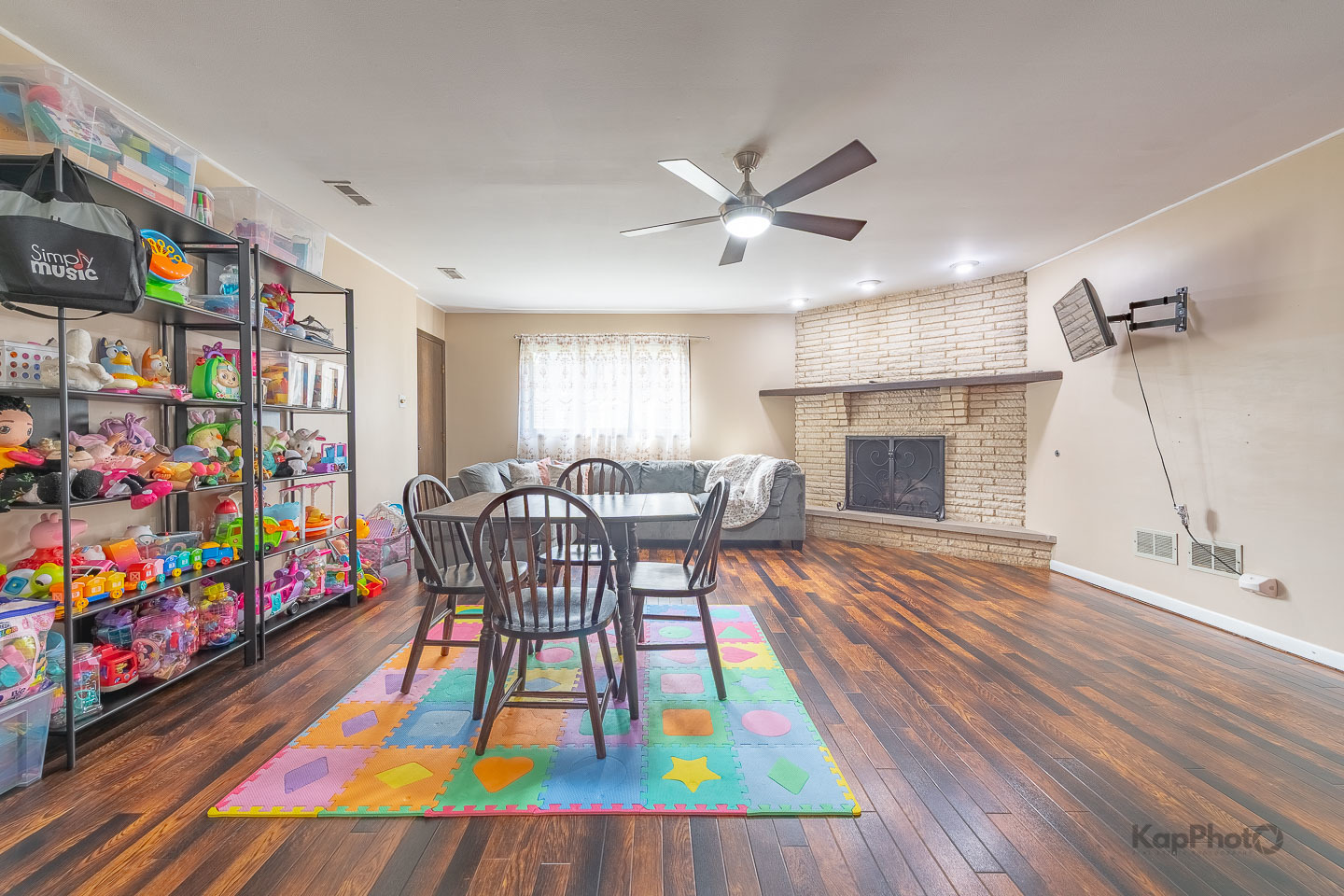 1227 Timber Place