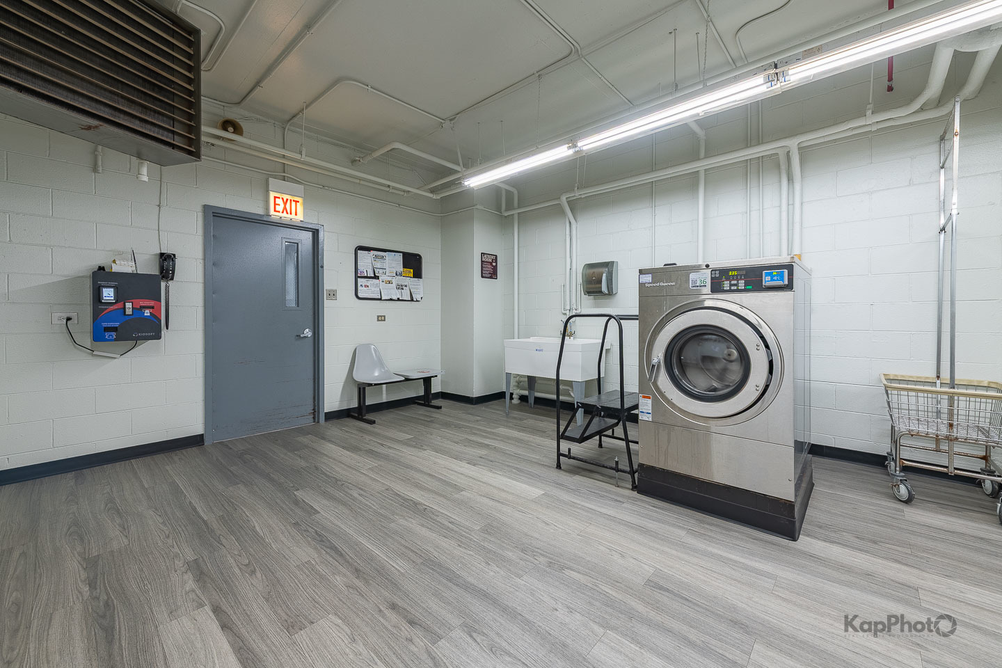 1450 E 55th Street Unit: 527S
